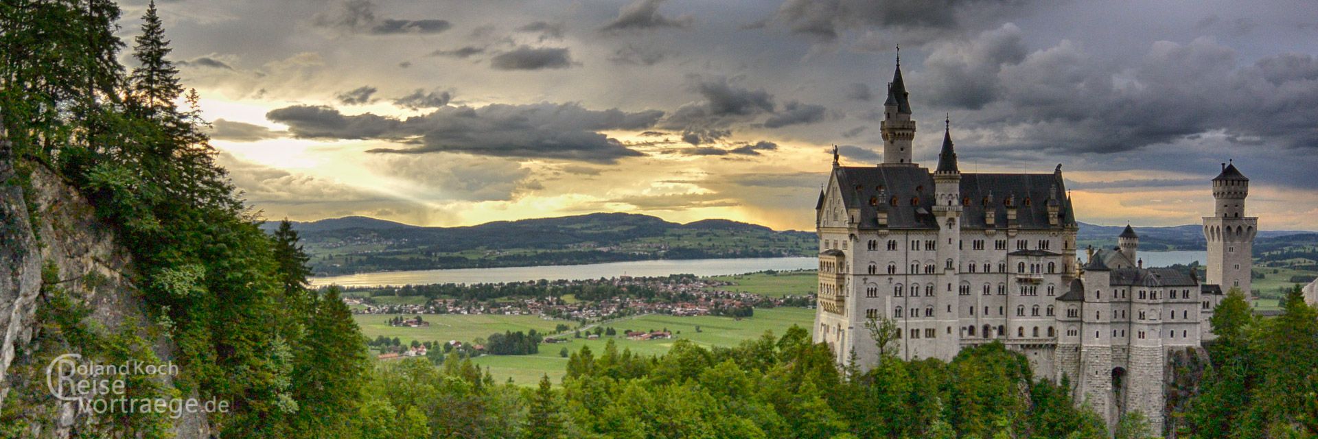 Panoramabilder Abendstimmung am Schloss Neuschwanstein mit Forggensee
